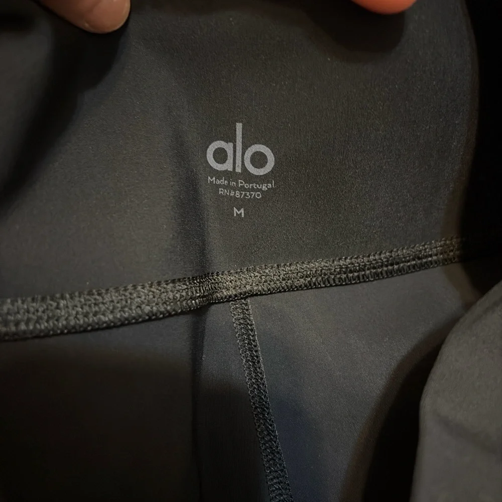 ALO Yoga High-Waist Ripped Warrior Leggings | Black | Size M